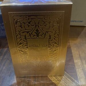 Fakhar Lattafa Pride of Lattafa UNISEX Parfum  (Firm Price) w/o bundle purchase